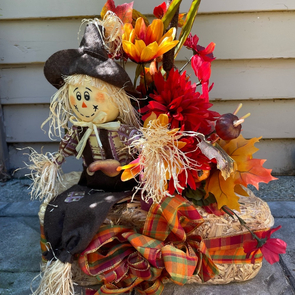 Festive Scarecrow Fall Decoration